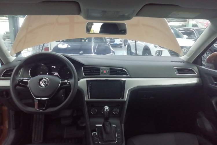 Used Volkswagen Lamando 2015 230TSI DSG Fashion Edition Center Console