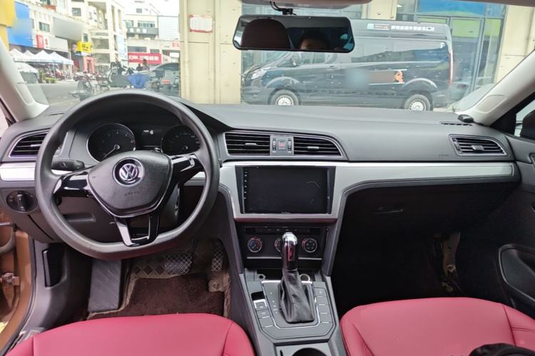Used Volkswagen Lamando 2015 230TSI DSG Fashion Edition Center Console