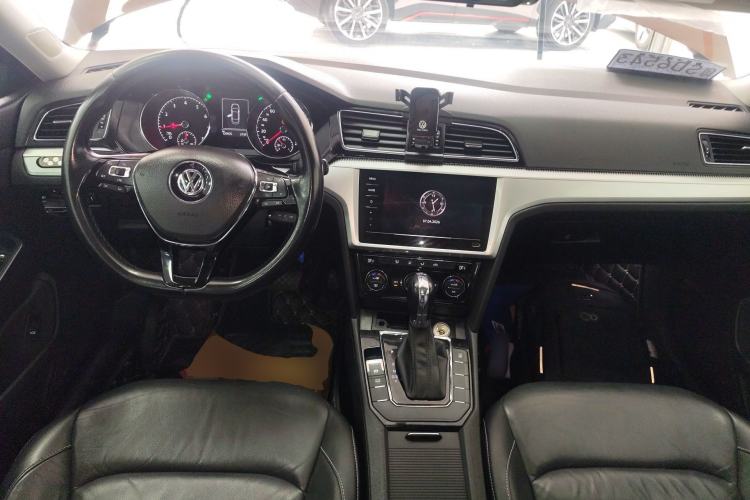 Used Volkswagen Lamando 2015 280TSI DSG Comfort Edition Center Console