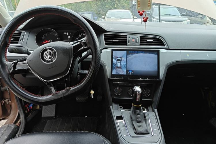 Used Volkswagen Lamando 2015 230TSI DSG Fashion Edition Center Console