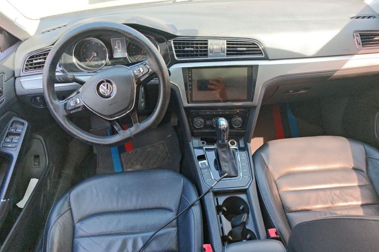 Used Volkswagen Lamando 2015 330TSI DSG Comfort Edition Center Console