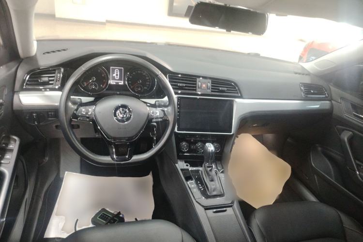 Used Volkswagen Lamando 2015 280TSI DSG Comfort Edition Center Console