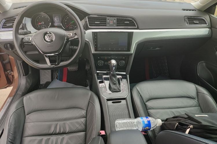 Used Volkswagen Lamando 2015 280TSI DSG Comfort Edition Center Console