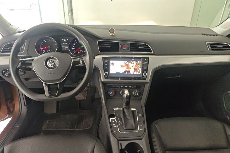 Used Volkswagen Lamando 2015 230TSI DSG Fashion Edition Center Console