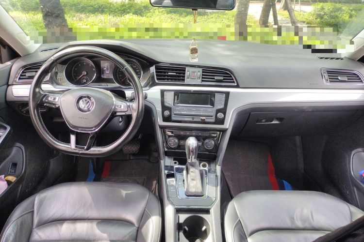 Used Volkswagen Lamando 2015 280TSI DSG Comfort Edition Center Console