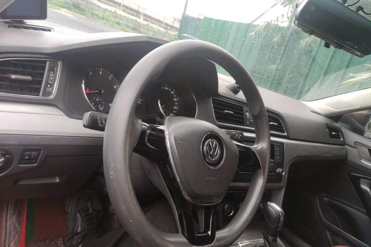 Used Volkswagen Lamando 2015 230TSI DSG Fashion Edition Center Console