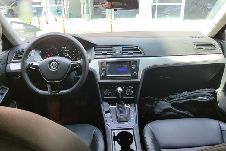 Used Volkswagen Lamando 2015 230TSI DSG Fashion Edition Center Console
