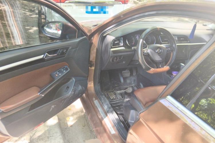Used Volkswagen Lamando 2015 330TSI DSG Comfort Edition Driver Seat