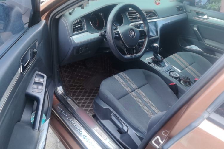 Used Volkswagen Lamando 2015 230TSI DSG Fashion Edition Driver Seat
