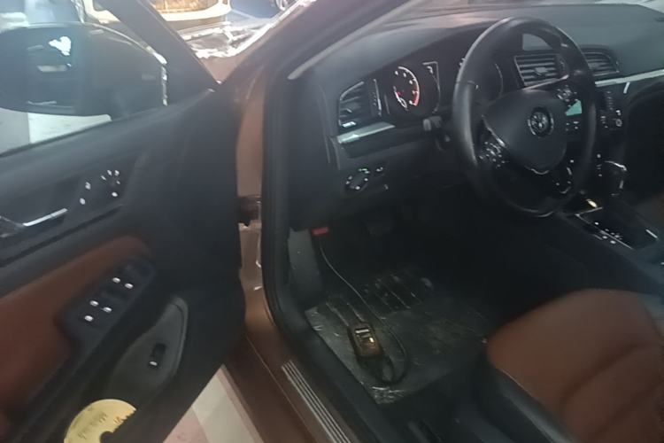 Used Volkswagen Lamando 2015 280TSI DSG Comfort Edition Driver Seat