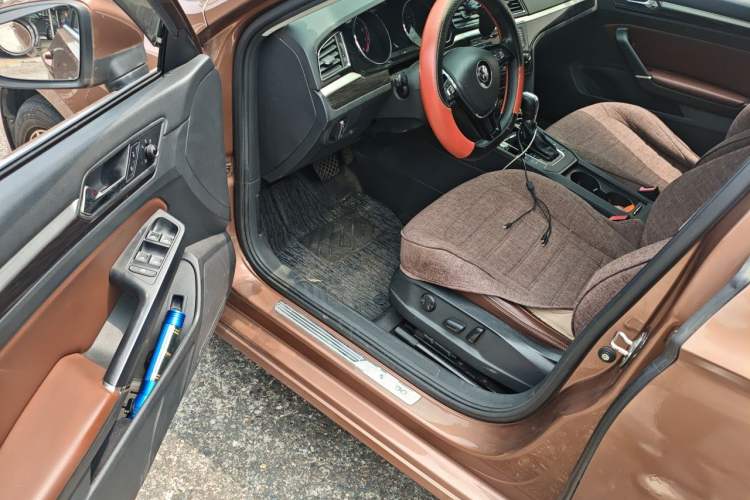 Used Volkswagen Lamando 2015 330TSI DSG Luxury Edition Driver Seat