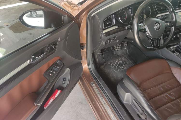 Used Volkswagen Lamando 2015 330TSI DSG Comfort Edition Driver Seat