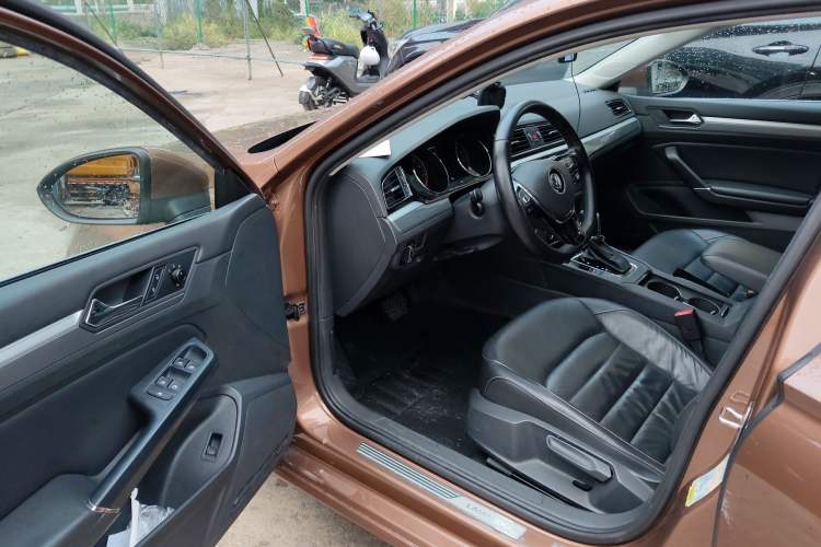 Used Volkswagen Lamando 2015 280TSI DSG Comfort Edition Driver Seat