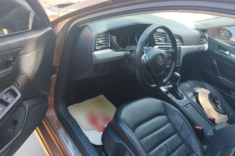Used Volkswagen Lamando 2015 330TSI DSG Comfort Edition Driver Seat