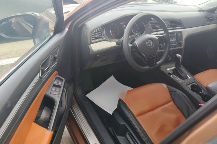 Used Volkswagen Lamando 2015 230TSI DSG Fashion Edition Driver Seat