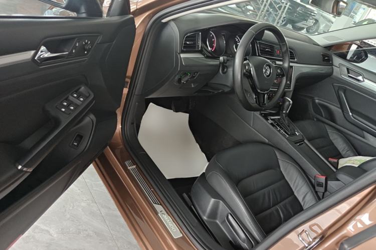 Used Volkswagen Lamando 2015 280TSI DSG Comfort Edition Driver Seat