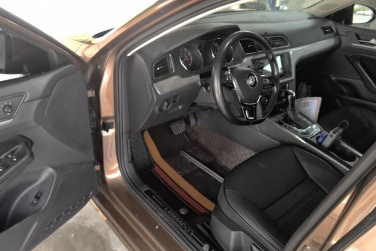 Used Volkswagen Lamando 2015 230TSI DSG Fashion Edition Driver Seat
