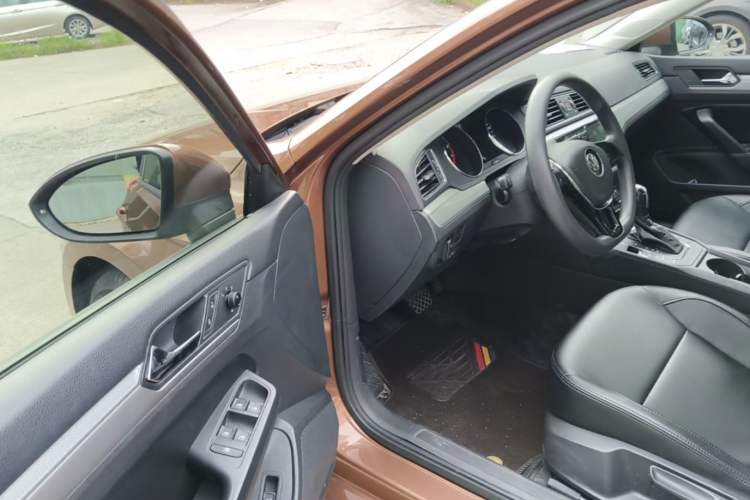 Used Volkswagen Lamando 2015 230TSI DSG Fashion Edition Driver Seat