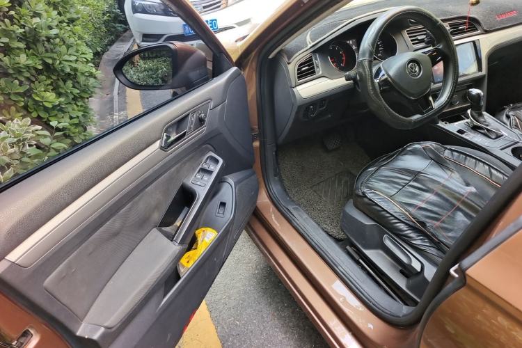 Used Volkswagen Lamando 2015 230TSI DSG Fashion Edition Driver Seat