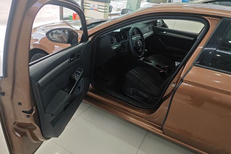 Used Volkswagen Lamando 2015 230TSI DSG Fashion Edition Driver Seat