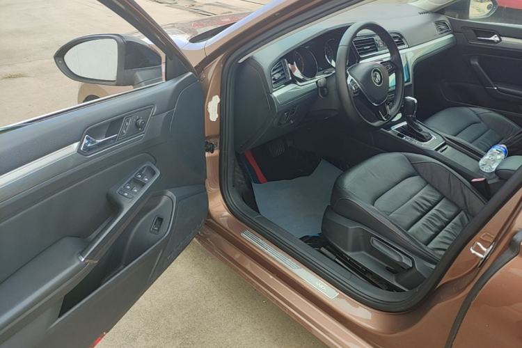 Used Volkswagen Lamando 2015 280TSI DSG Comfort Edition Driver Seat
