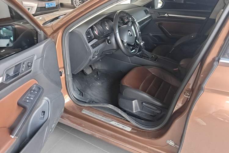 Used Volkswagen Lamando 2015 280TSI DSG Comfort Edition Driver Seat