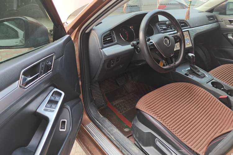 Used Volkswagen Lamando 2015 230TSI DSG Fashion Edition Driver Seat