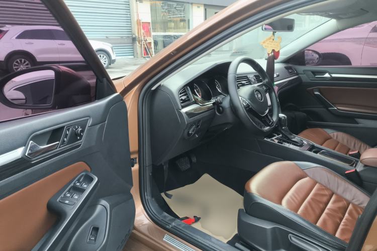 Used Volkswagen Lamando 2015 330TSI DSG Comfort Edition Driver Seat