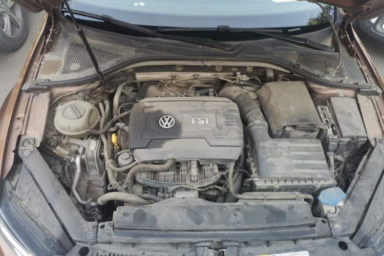Used Volkswagen Lamando 2015 330TSI DSG Comfort Edition Engine Bay