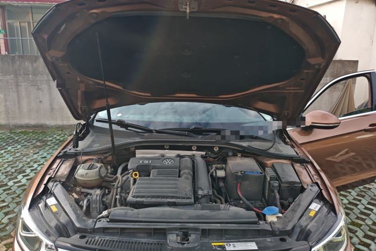Used Volkswagen Lamando 2015 280TSI DSG Luxury Edition Engine Bay