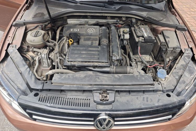 Used Volkswagen Lamando 2015 280TSI DSG Comfort Edition Engine Bay