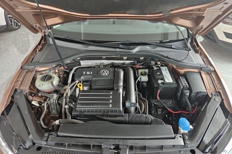 Used Volkswagen Lamando 2015 280TSI DSG Comfort Edition Engine Bay