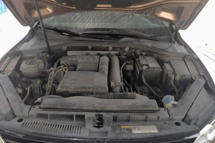 Used Volkswagen Lamando 2015 230TSI DSG Fashion Edition Engine Bay