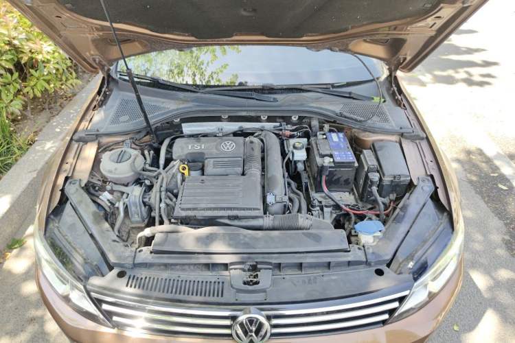 Used Volkswagen Lamando 2015 280TSI DSG Comfort Edition Engine Bay