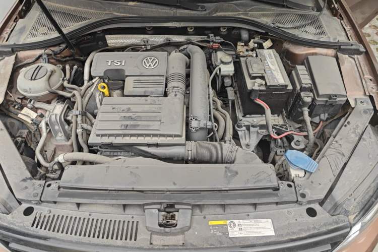 Used Volkswagen Lamando 2015 280TSI DSG Comfort Edition Engine Bay