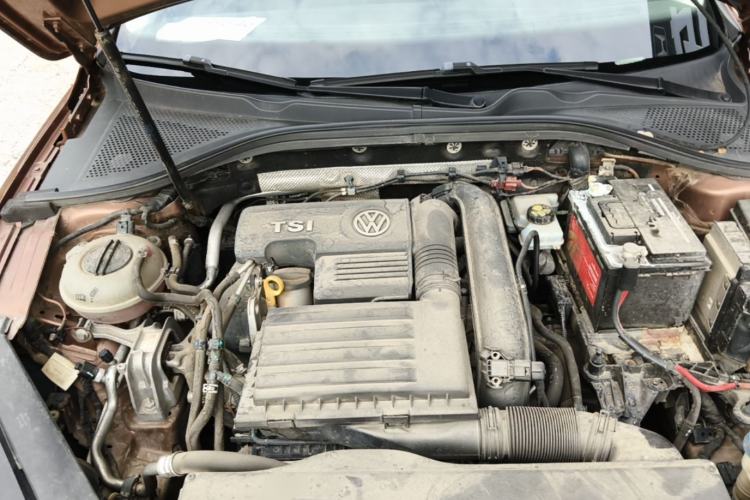 Used Volkswagen Lamando 2015 230TSI DSG Fashion Edition Engine Bay
