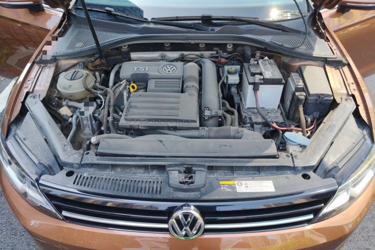 Used Volkswagen Lamando 2015 280TSI DSG Comfort Edition Engine Bay