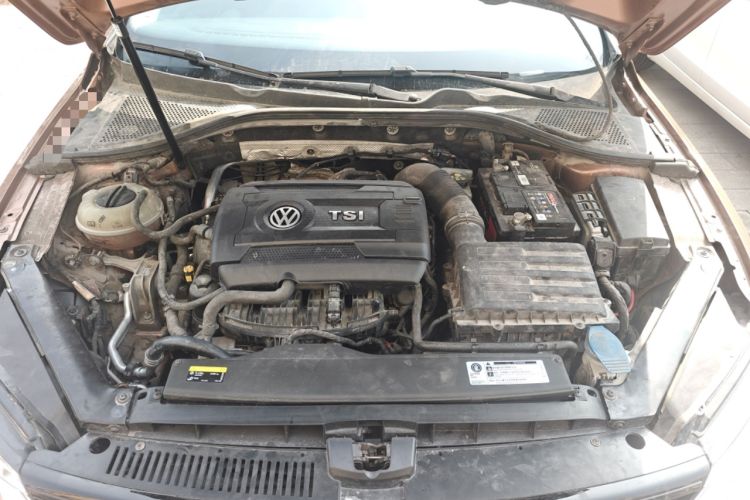 Used Volkswagen Lamando 2015 330TSI DSG Comfort Edition Engine Bay