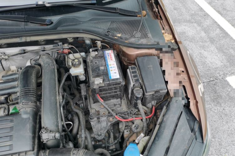 Used Volkswagen Lamando 2015 280TSI DSG Comfort Edition Engine Bay Left