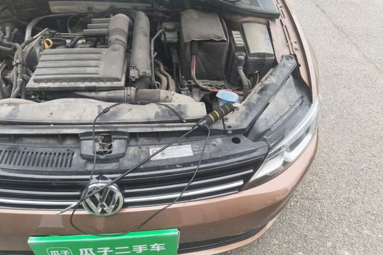 Used Volkswagen Lamando 2015 230TSI DSG Fashion Edition Engine Bay Left