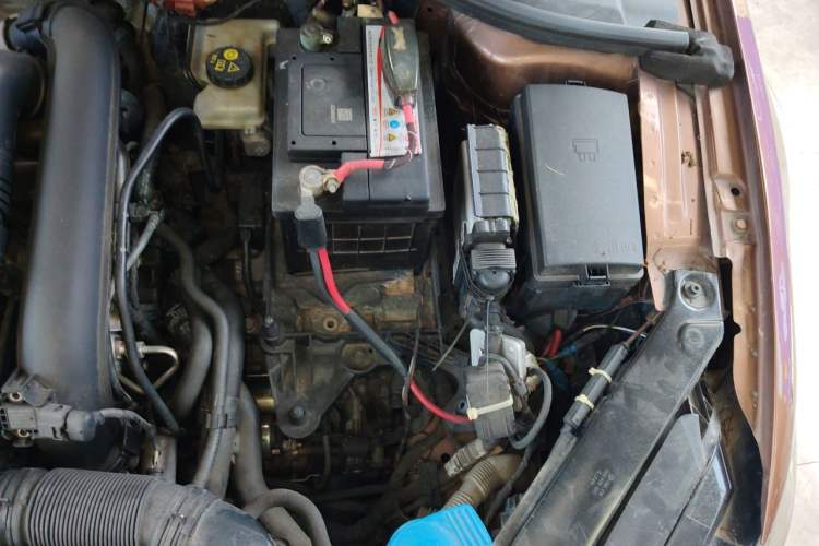 Used Volkswagen Lamando 2015 280TSI DSG Comfort Edition Engine Bay Left
