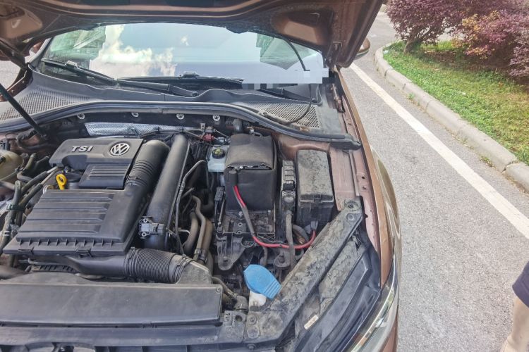 Used Volkswagen Lamando 2015 230TSI DSG Fashion Edition Engine Bay Left
