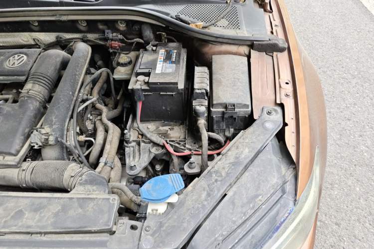 Used Volkswagen Lamando 2015 230TSI DSG Fashion Edition Engine Bay Left