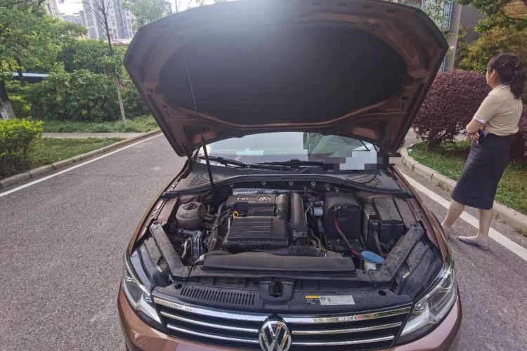 Used Volkswagen Lamando 2015 230TSI DSG Fashion Edition Engine Bay