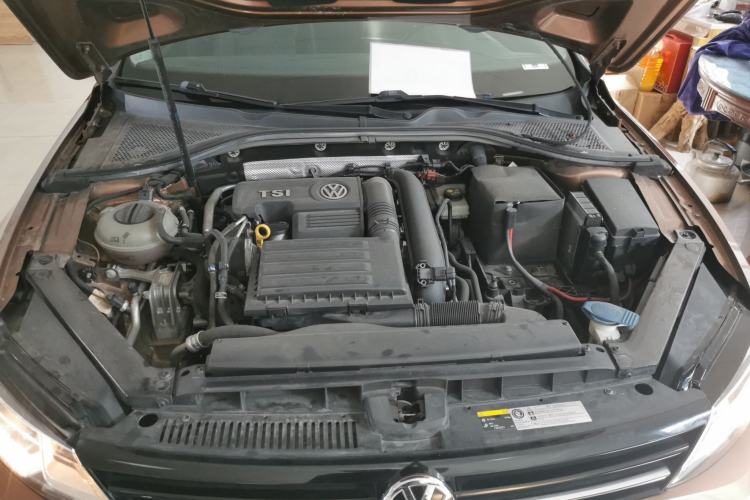 Used Volkswagen Lamando 2015 280TSI DSG Comfort Edition Engine Bay