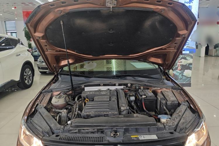 Used Volkswagen Lamando 2015 230TSI DSG Fashion Edition Engine Bay