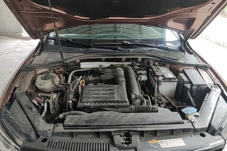Used Volkswagen Lamando 2015 280TSI DSG Comfort Edition Engine Bay