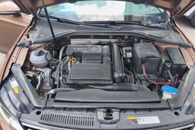 Used Volkswagen Lamando 2015 280TSI DSG Luxury Edition Engine Bay