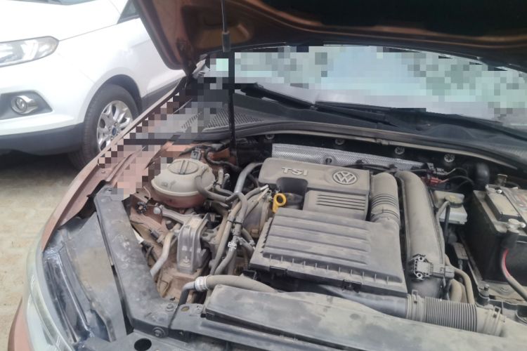 Used Volkswagen Lamando 2015 230TSI DSG Fashion Edition Engine Bay Right