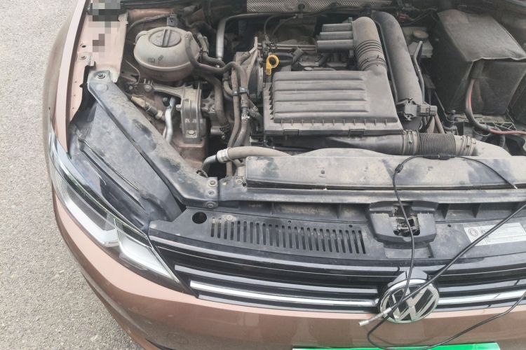Used Volkswagen Lamando 2015 230TSI DSG Fashion Edition Engine Bay Right